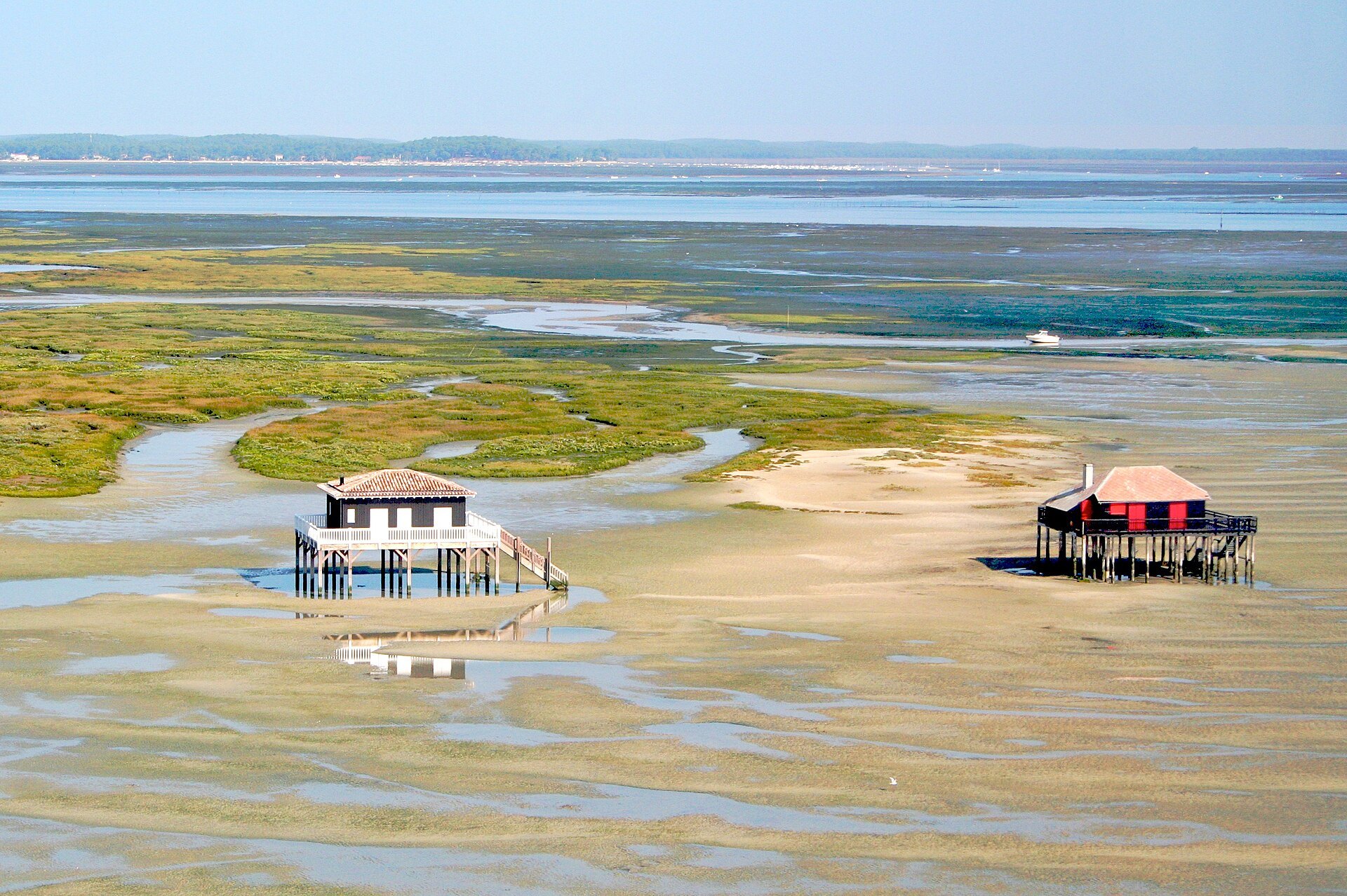 Les cabanes tchanquées dans le bassin